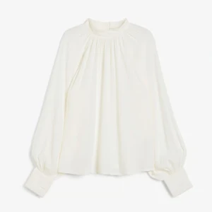 Vit blus - Vit blus från kappahl. Köpt 2023, använd 1 gång. Inga defekter💞 orginalpris: 399kr💞