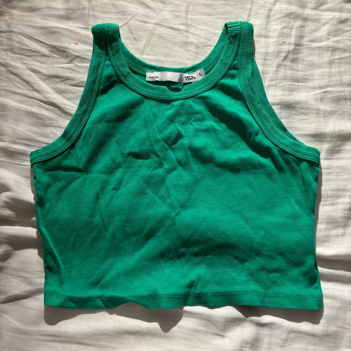 Grön ribbad croptop