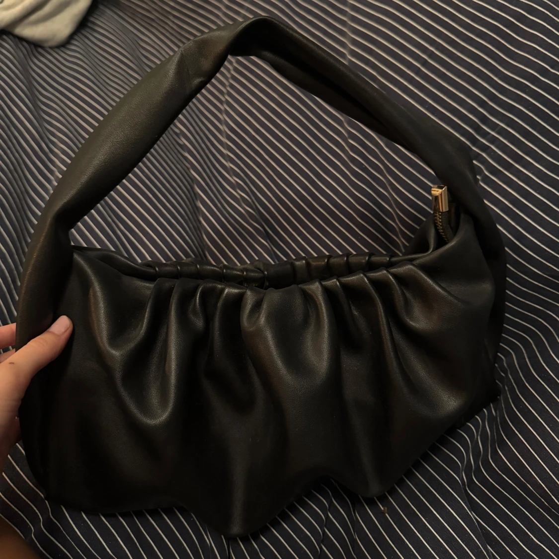 Svart väska  - 90