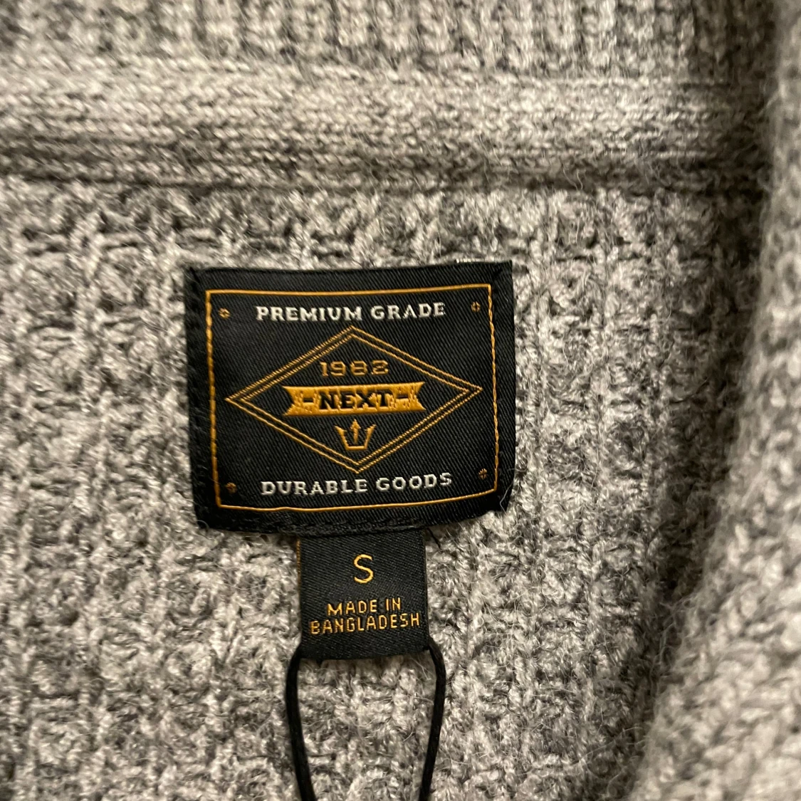 Grå stickad kofta från Next - 91