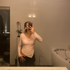 Rosa justerbar tröja  - Bra skick, knappt använd👍❤️