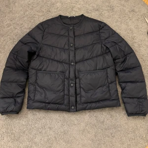 Boss jacka  - Säljer mycket fin Boss jacka inköpt 2024. 