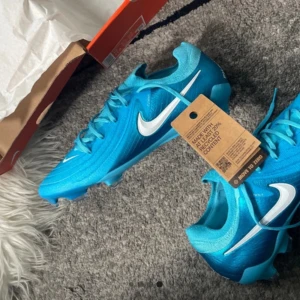  Oöppnade Nike phantoms GX Blue - Oöppnade skick 11/10 storlek:44