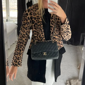 Zara kappa leopard - Fin zara kappa i trendigt leopard!  Storlek xs 