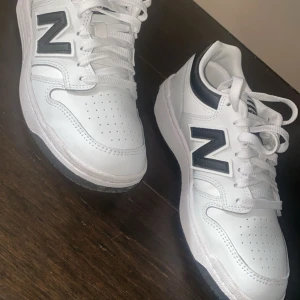 Skor New balance  - Helt nya new balance skor, knappt använd. Storlek 38,5 ✨✨✨