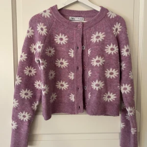 Kofta - Kofta med blommor. Använd 2 gånger. Tjockare i materialet. 