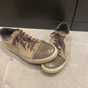 Lanvin cap toe speaker (Khaki) - Lanvin strl 44 men passar även 45. OBS ingen kartong med. Pris kan diskuteras..