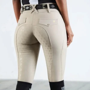 Ridbyxor Maya Delorez + Ariat - Två par ridbyxor, använda någon enstaka gång och i fint skick. Ett par beiga från Maya Delorez (storlek S) och ett par marinblå från Ariat (storlek 34).✨💞