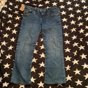 Ltb jeans - säljer dessa jeans eftersom dom är för små för mig. Innerbenslängd: 68 Midjemått: 42