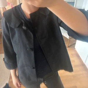 Trekvartsärmad jacka - Trekvartsärmad kofta/jacka. Helt ny, inga defekter ❤️