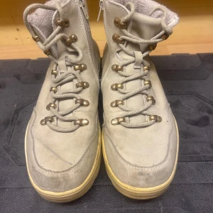 Winter bouts - Jätte fina och mjuka vinterskor som har används tidigare men inget som en tvätt inte kan lösa 🤍