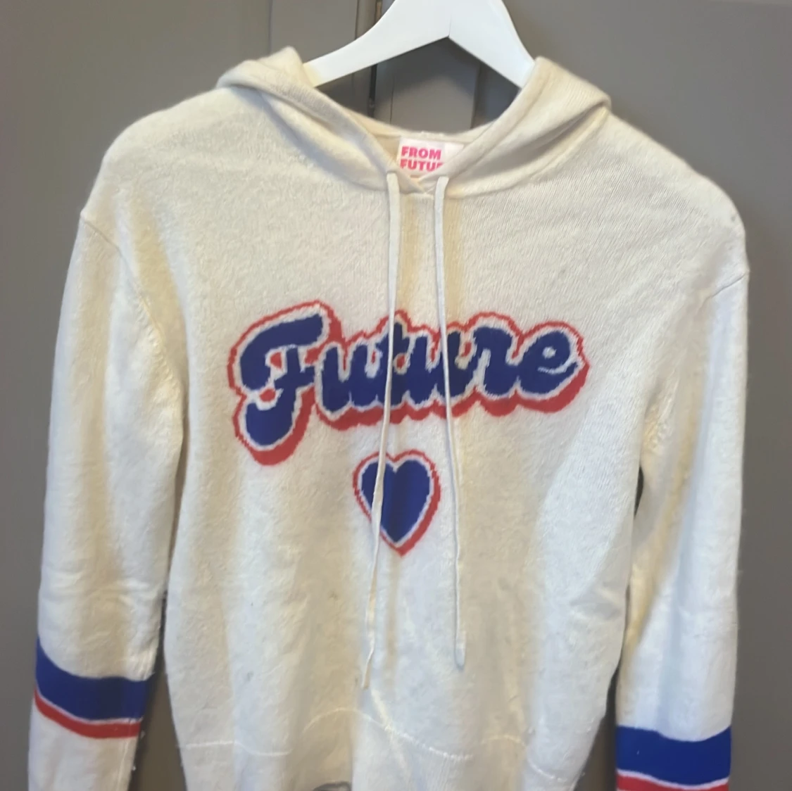 Vit hoodie från From Future