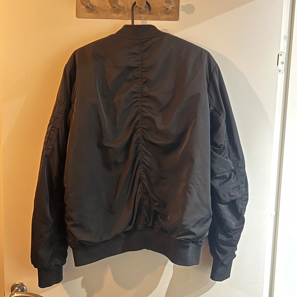 Svart bomberjacka - 90