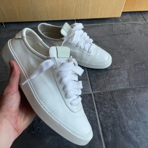 Limitation sneakers  - Sneakers från Limitato - Nypris 3100 - Skicka meddelande vid funderingar!