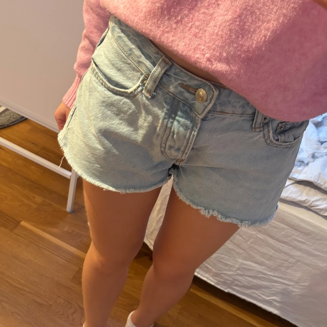 Ljusblå jeansshorts