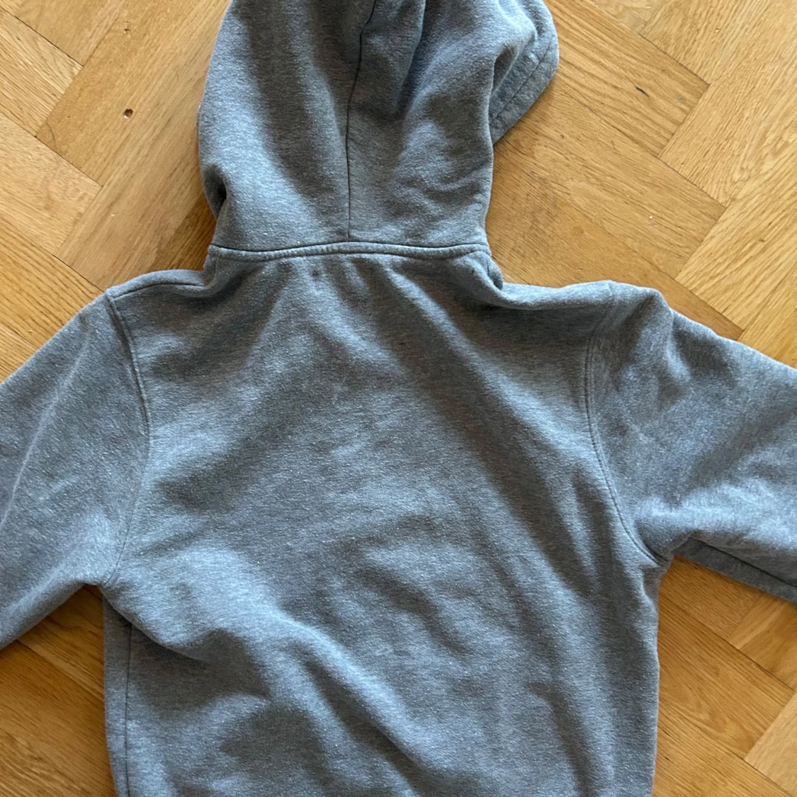 Grå hoodie från Replay  - 91
