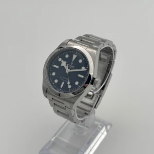 Tudor Black Bay - • Modell: Tudor Black Bay  • Storlek: 36mm • Referens: 79500-004 • År: 2023 • Skick: Mycket Bra • Medföljer: Fullset