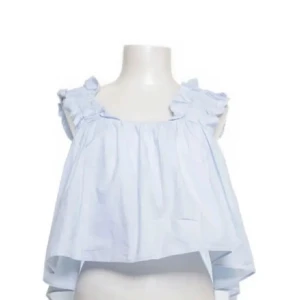 ljusblå sommartopp - så fin!💞💞💞andra bilden är egen- stryker såklart innan jag skickar iväg 