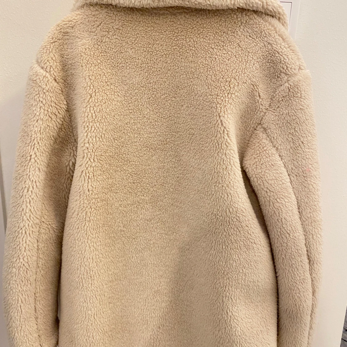 Beige teddyjacka från H&M - 90