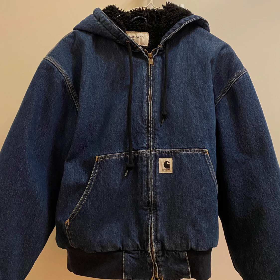 Blå jeansjacka från Carhartt - 90