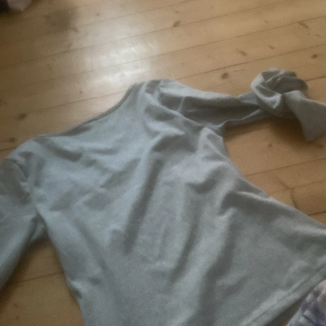 Grå långärmad topp - 90