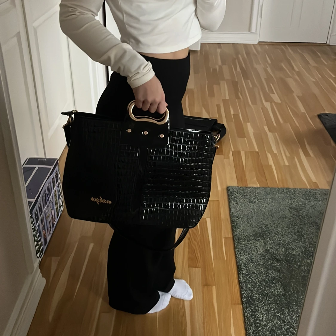 Svart axelväska från Makgio - 93