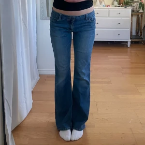 lågmidjade jeans - använd köp nu! midja:84 innerben:81😽