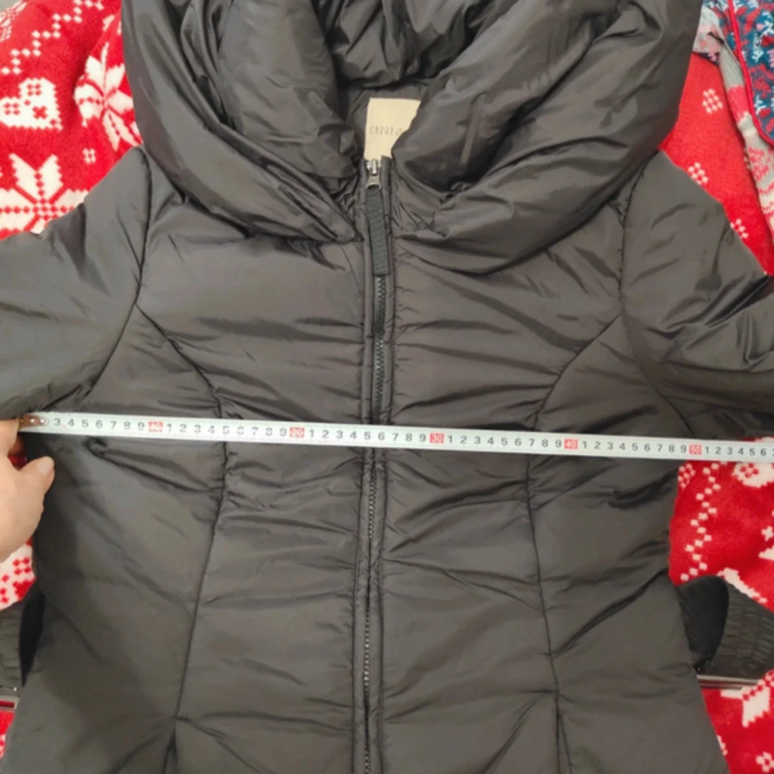 Svart dunjacka med huva - 91