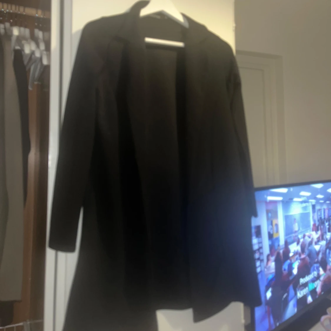 Svart kappa från Boohoo