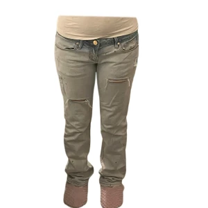 Jeans - Supersnygga jeans med hål. 