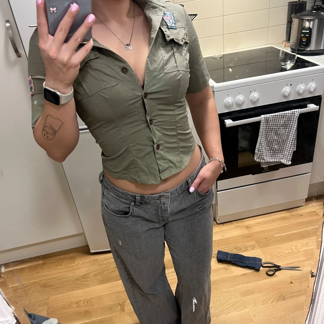 Kortärmad topp med broderier - 90