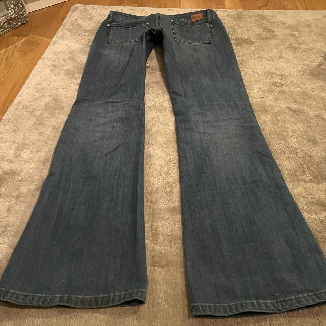 Blå bootcut jeans - 4