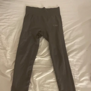 Leggings - Jättefina leggings ifrån ICIW som är köpta för några år sedan. De är i bra skick och har inga defekter osv💕