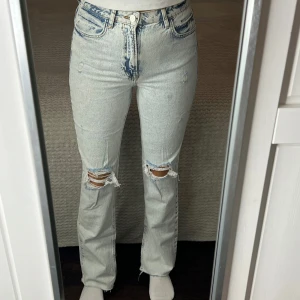 Jeans ZARA - Nya från ZARA. Jättefina men inte min stil