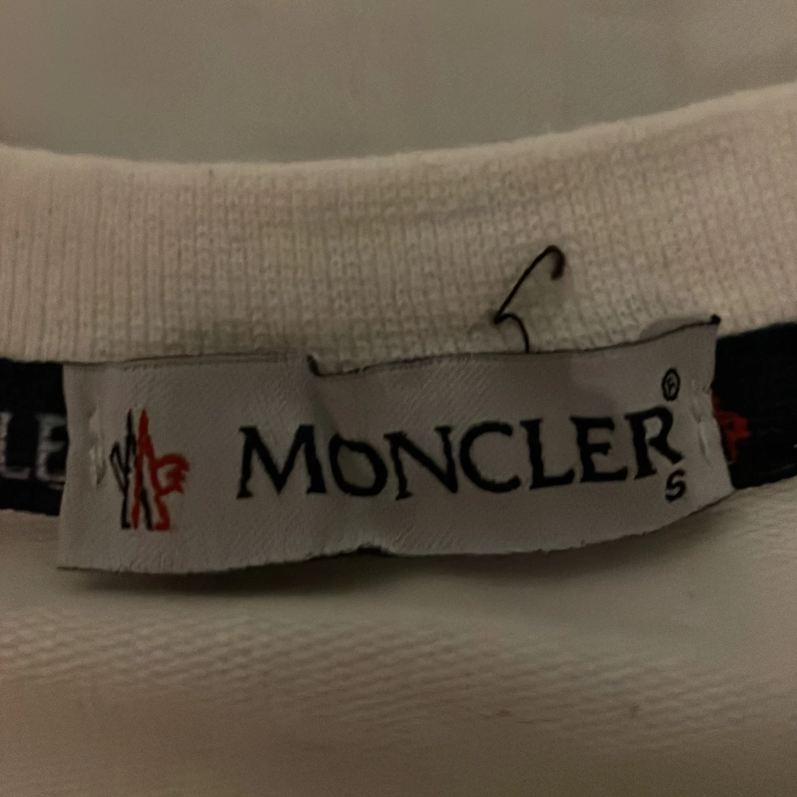 Vit tröja från Moncler - 90