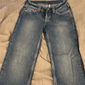 Weekday Arrow - Weekday Arrow storlek 34, aldrig använda.