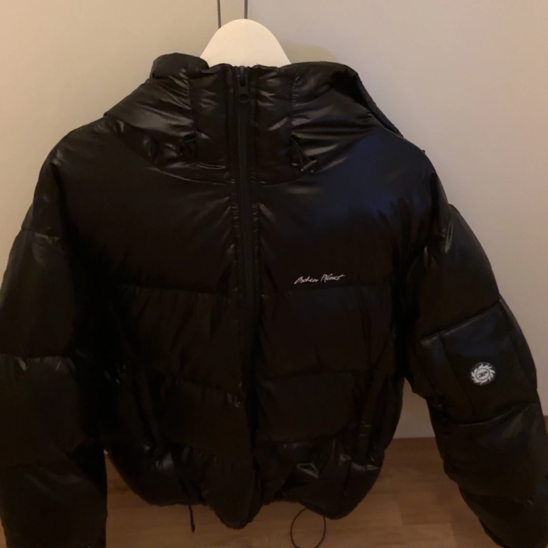 Svart dunjacka från broken planet  - 90