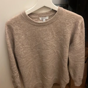 Garde Grisch tröja - Garde Grisch tröja i färgen beige nypris 849 kr ej använd, nytt skick 