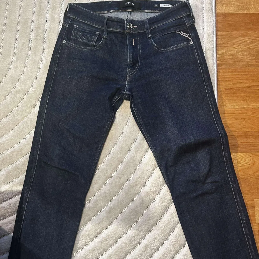 Replay jeans anbass i size W30 L30 I för små för mig som e 180 I skick 9/10. Jeans & Byxor.