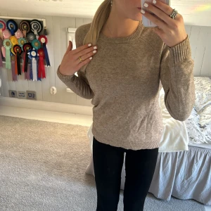 Only tröja  - Säljer nu min populära stickade tröja ifrån only🤩🍁superfin höstig färg😍