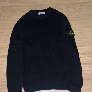 Stone island tröja - Använd fåtal gånger storlek S. Passar M. Nyskick! 