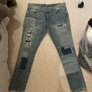 Levis 511 - Säljer dessa as feta Levis 511 i storlek 29/32. Kom privat för fler frågor:))