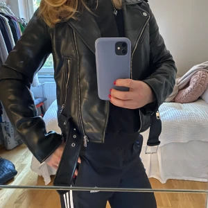 Skinnjacka  - Snygg skinnjacka 