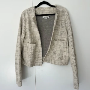 Jacka  - Jacka i tunt material 