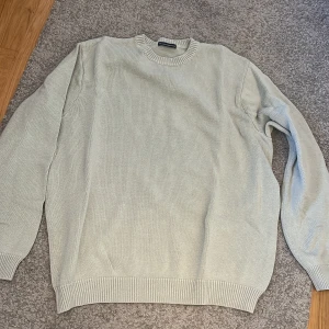 Stickad tröja - Stickad tröja från brandy Melville i nyskick 