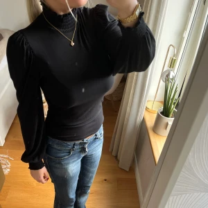 Fest blus  - Jättefin vardags/fest blus köpt på Zalando 💕💕  