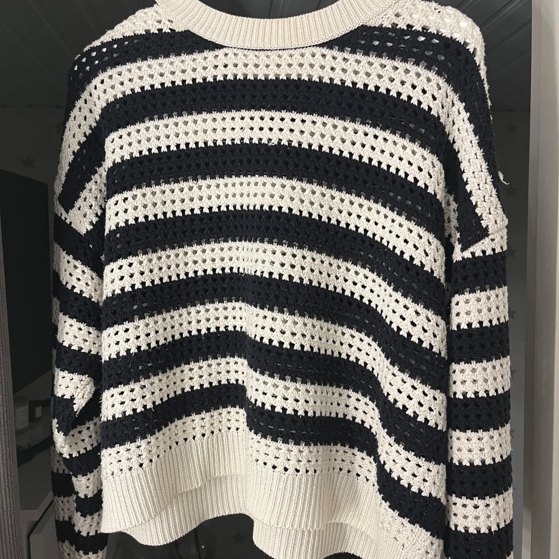 Randig stickad tröja från MNG