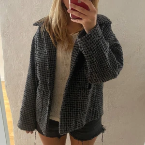 Kappa - Trendig kappa perfekt nu på hösten/vintern!!! Knappt använd 🥰🥰Storlek XS men passar XS-M