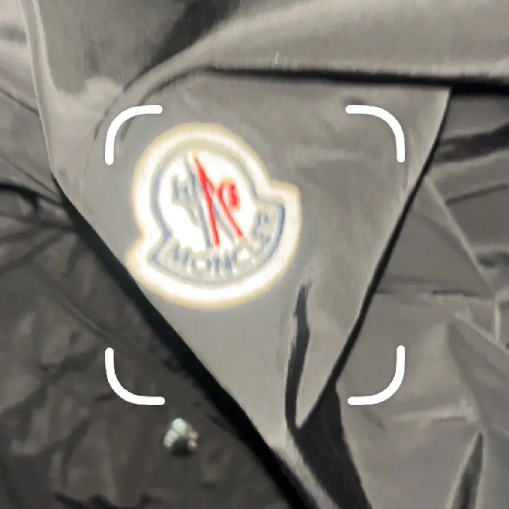 Moncler Windbreaker storlek S  Passar även på att byta mot andra jackor😊    Oseriös bud svarar jag inte på. Jackor.