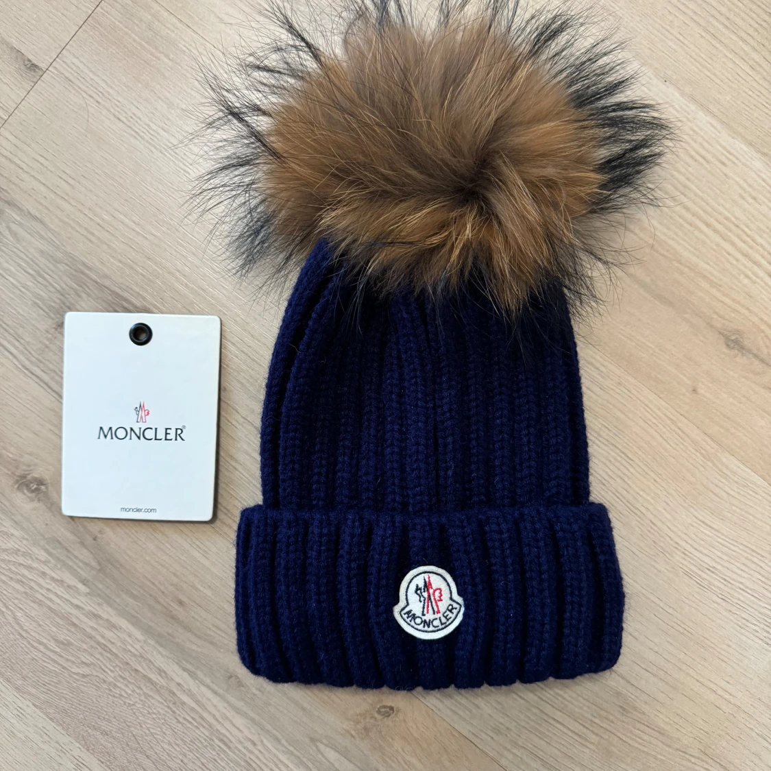 Moncler mössa 